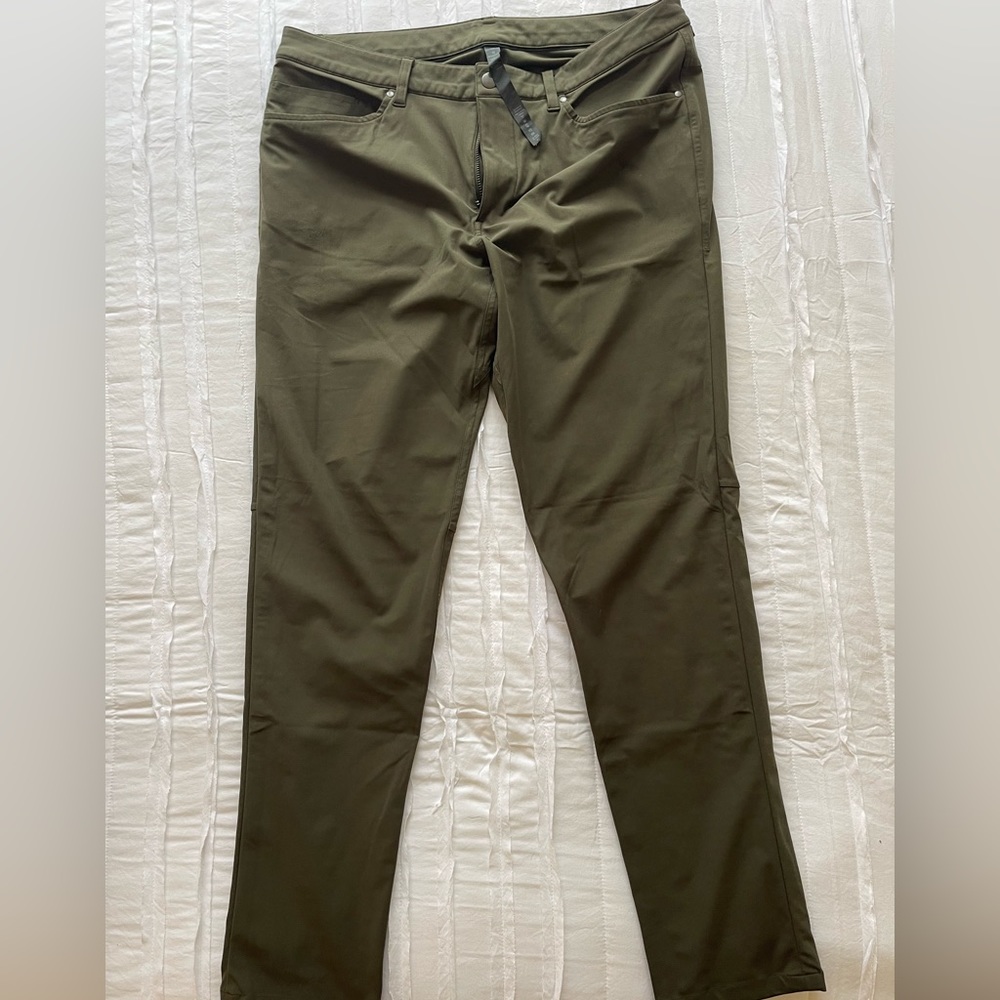 Lululemon ABC Classic Pants Olive green 34